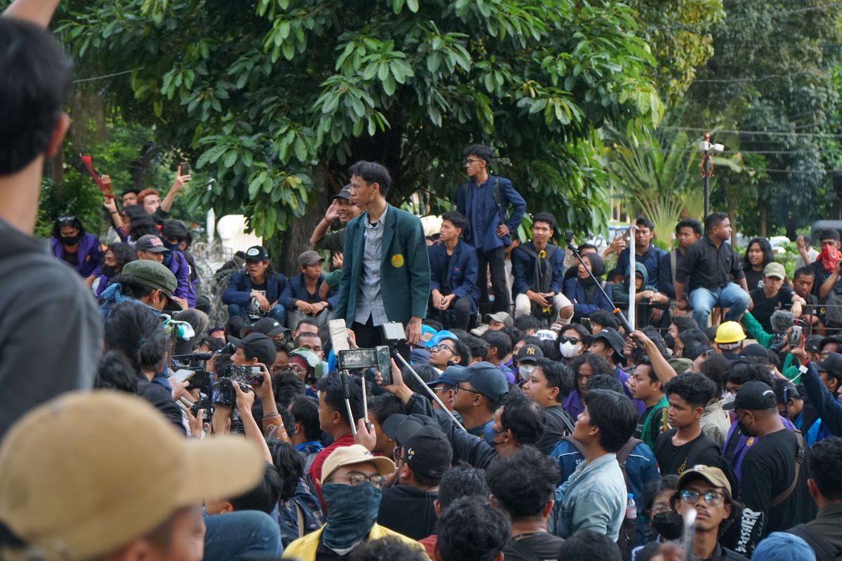 Gerakan Protes Mahasiswa Indonesia 2025: Dinamika, Penyebab, dan Implikasinya bagi Demokrasi